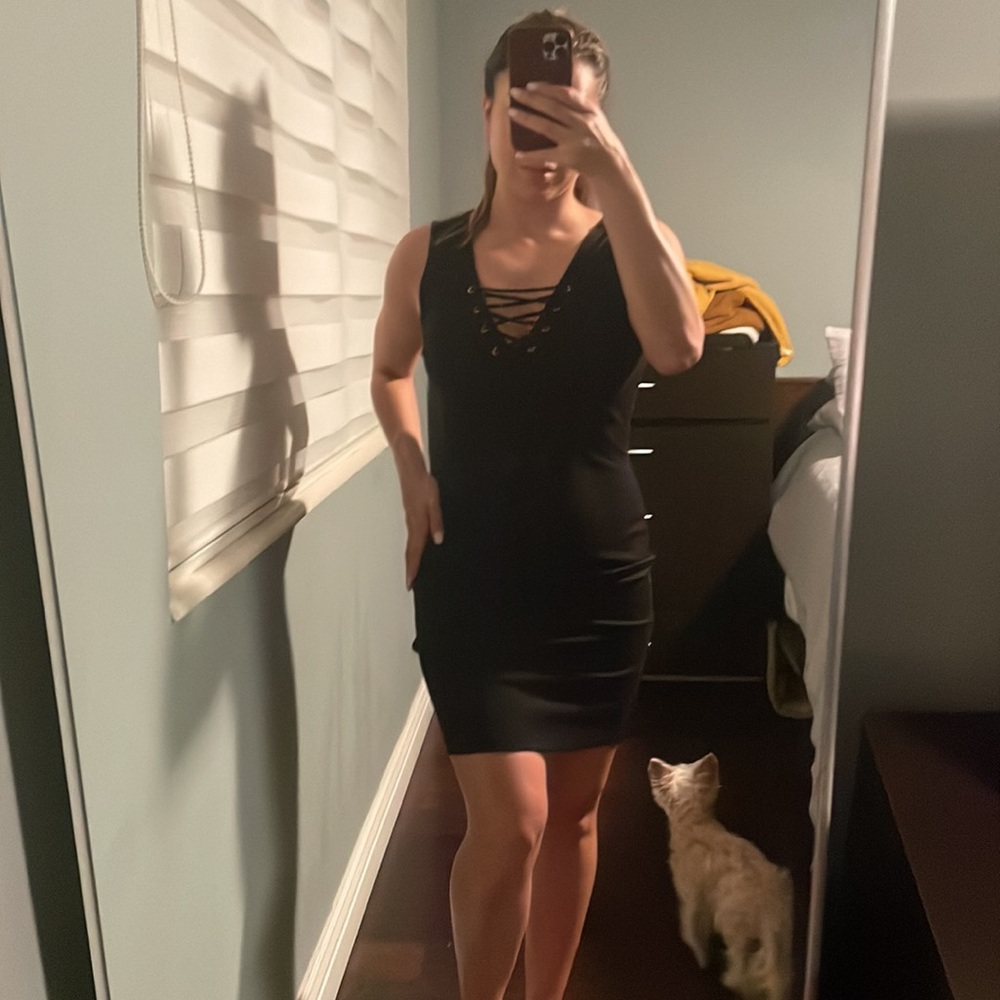 Cute little black dress! Only worn once!